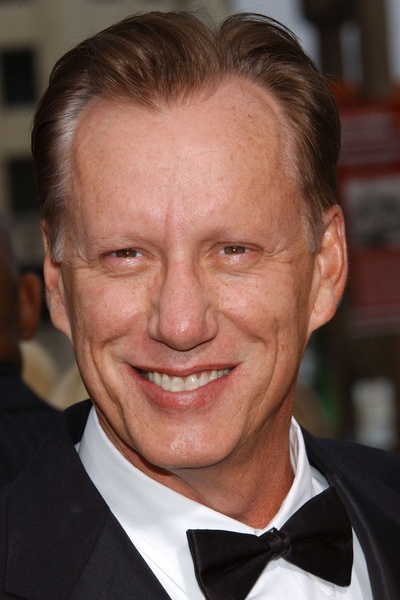 詹姆斯·伍兹的写真-James Woods