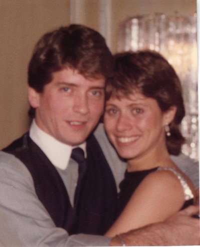 詹姆斯·海登的写真-妻子