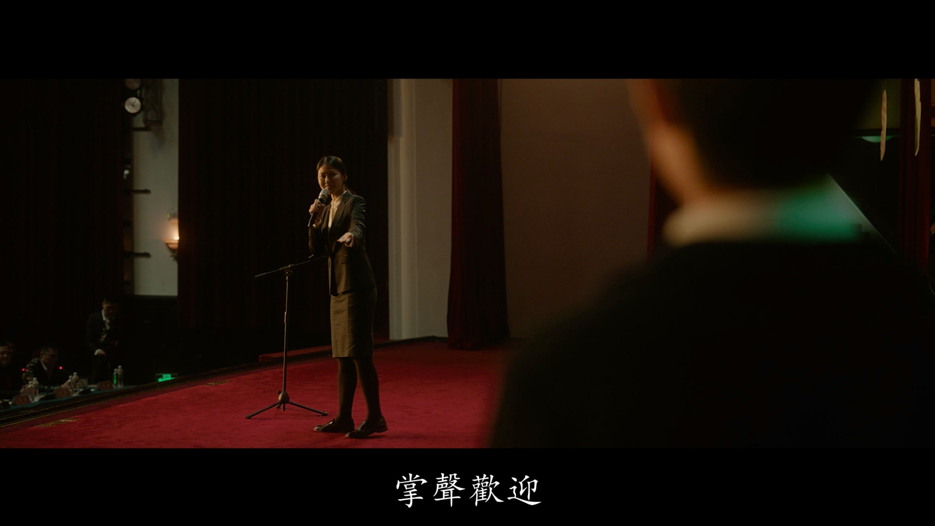 邵逸凡的写真-《人潮洶湧》