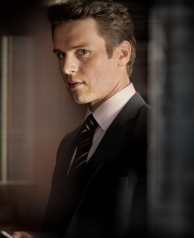 乔纳森·格罗夫的写真