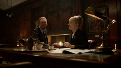 琳赛·邓肯的写真-奶奶是sherlock 里面...