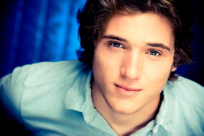 特拉沃·摩根的写真