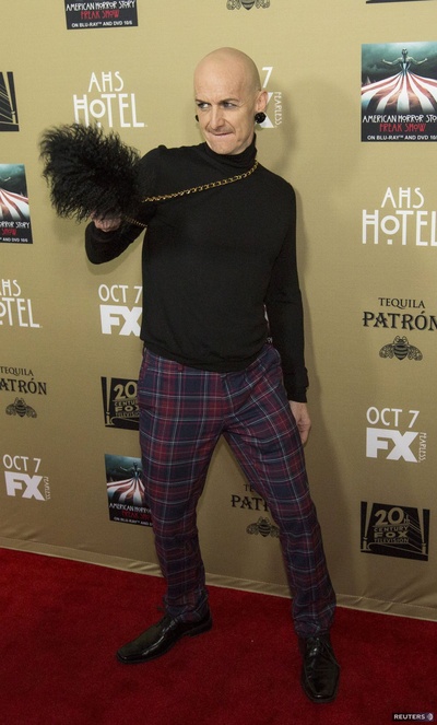 丹尼斯·欧哈拉的写真-promoting AHS Hotel