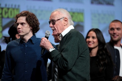 埃文·彼得斯的写真