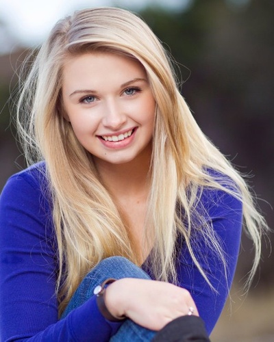 梅根·迪瓦恩的写真