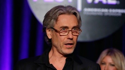 托尼·吉尔罗伊的写真