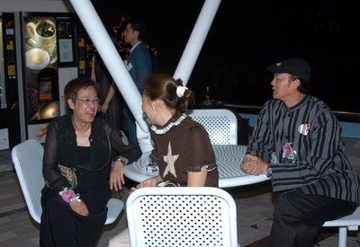 狄龙的写真-04年的金耳钉。PS：...