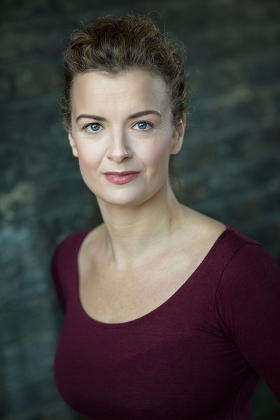 露西·拉塞尔的写真