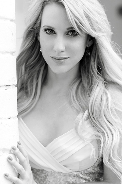 丽贝卡·沃尔什的写真