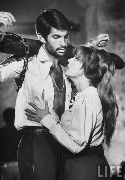 乔治·汉密尔顿的写真