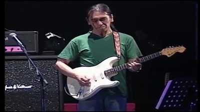 宫口精二的写真-手中的剑变成了吉他...