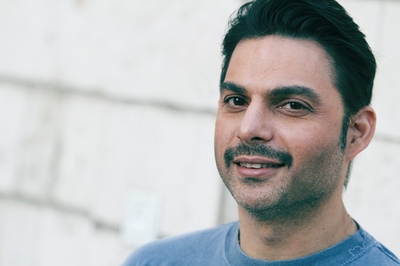 佩曼·莫阿迪的写真