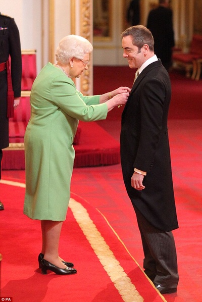 詹姆斯·内斯比特的写真