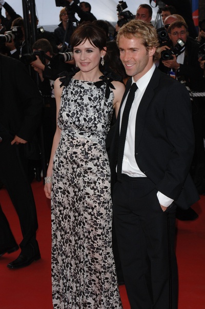 亚历桑德罗·尼沃拉的写真-Emily Mortimer&Aless...