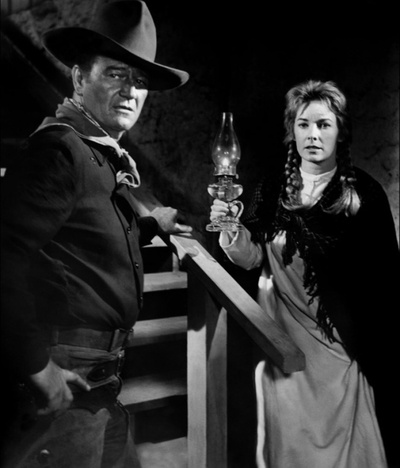 维拉·迈尔斯的写真-双虎屠龙