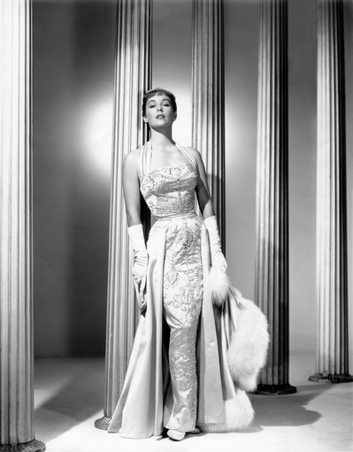 维拉·迈尔斯的写真