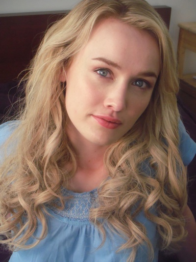 多米妮克·麦克艾丽戈特的写真