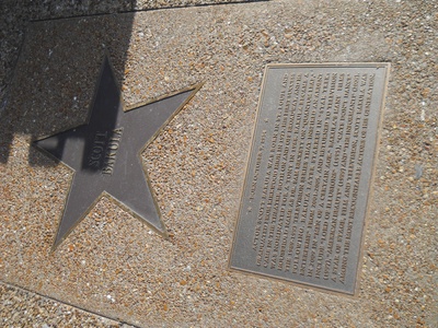 斯科特·巴库拉的写真