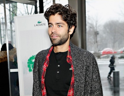 艾德里安·格尼尔的写真