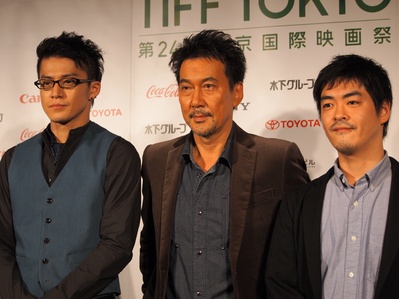 冲田修一的写真-啄木鸟和雨