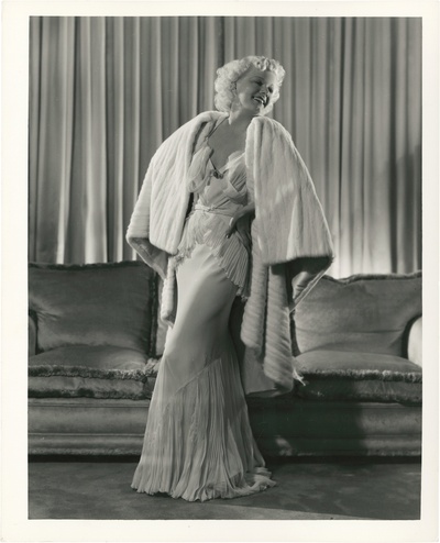 珍·哈露的写真