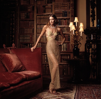 卡拉·布吕尼的写真