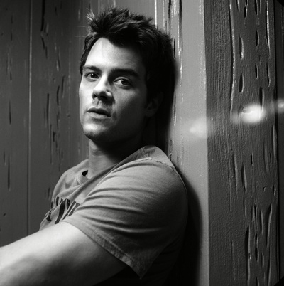 乔什·杜哈明的写真