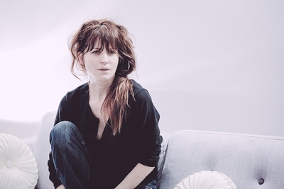 雅丽·乔维尔的写真