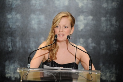 萨拉·波莉的写真