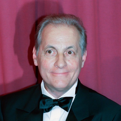 米歇尔·塞罗尔的写真-哈哈，果然白花花的胡...