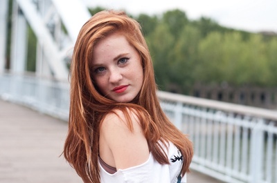 柯莱儿·布翁尼许的写真