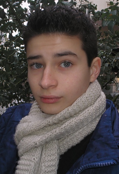 马克西姆·戈达尔的写真-哎