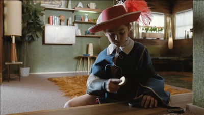 夏尔·瓦扬的写真-边擦还边吐舌头