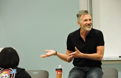 迈克尔·坎宁安的写真-Teaching at Yale Univ...