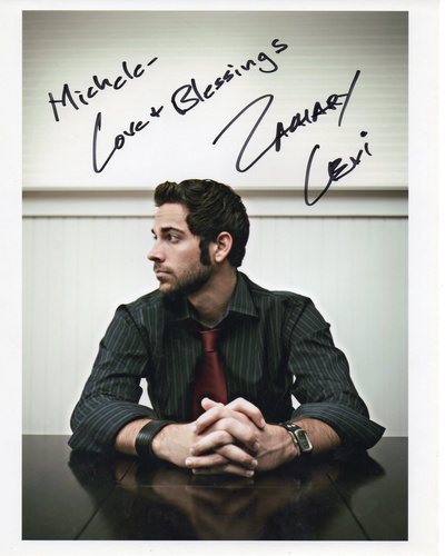 扎克瑞·莱维的写真