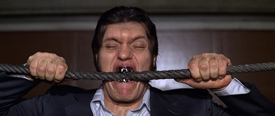 理查德·基尔的写真-钢牙咬钢缆