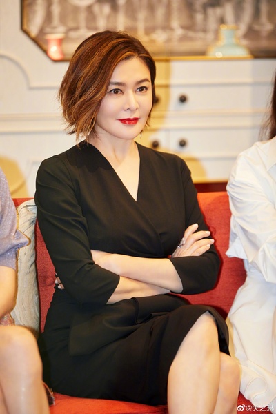 关之琳的写真-http://weibo.com/3173...