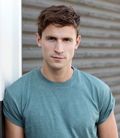 乔纳森·霍华德的写真