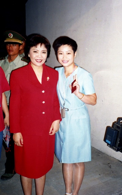 丁建华的写真-丁建华（左）。