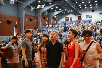 侯孝贤的写真-自拍