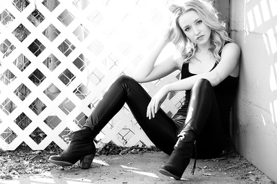 艾米丽·坦南特的写真