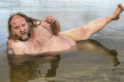 贡纳·永松的写真