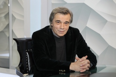 亚历山大·科尔舒诺夫的写真