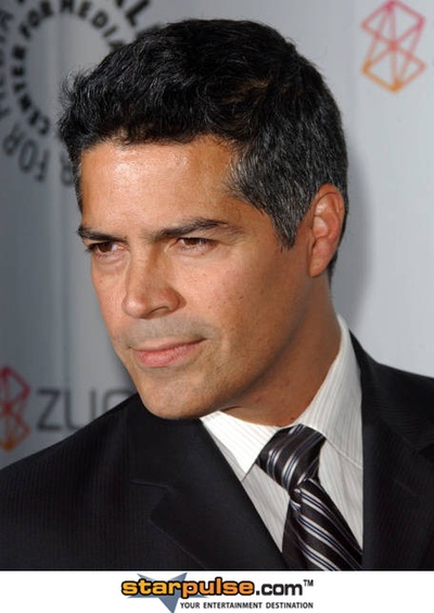 埃塞·莫拉雷斯的写真