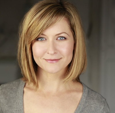 爱莉·希尔斯的写真