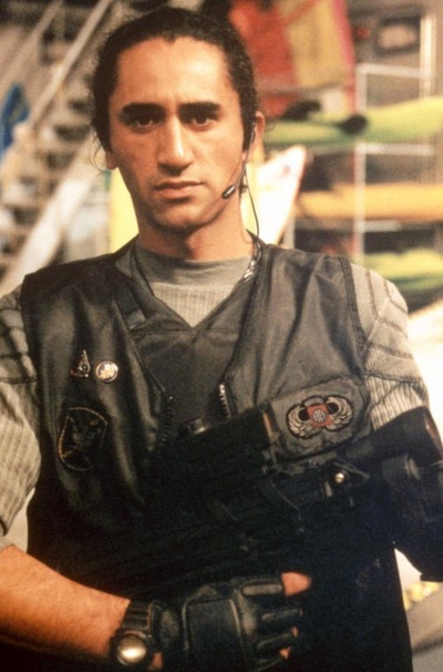 克利夫·柯蒂斯的写真-小哥年轻的时候好帅