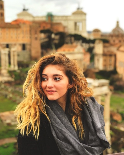 薇洛·西尔德斯的写真