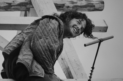 阿登·杨的写真-黑袍 Black Robe (199...