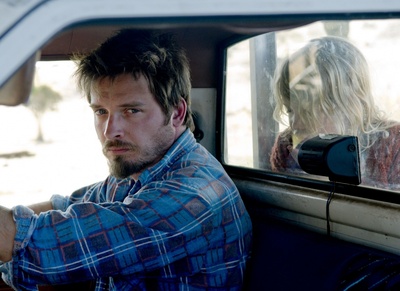 阿登·杨的写真