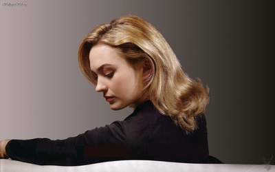 索菲娅·迈尔斯的写真